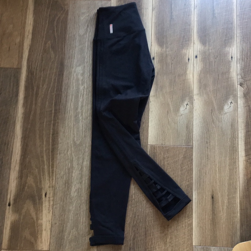 Zella 7/8 crop lattice detail leggings